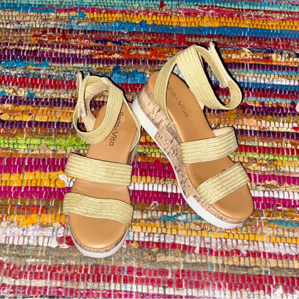 Bella-Vita  Criss Cross Strappy Sandals